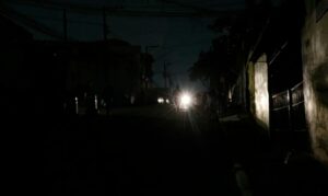 Chuva faz SP entrar em atenção e deixa mais de 133 mil imóveis sem luz