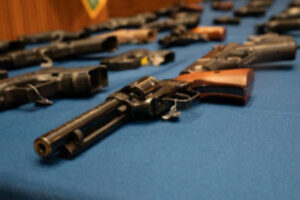 Projeto propõe elevar penas para furto e roubo de armas de fogo