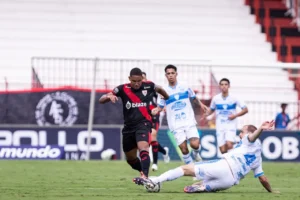 Atlético e Crac fazem jogo movimentado, mas ficam no empate sem gols