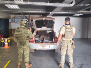 PF apreendem mais de meia tonelada de maconha em porto clandestino no Paraná