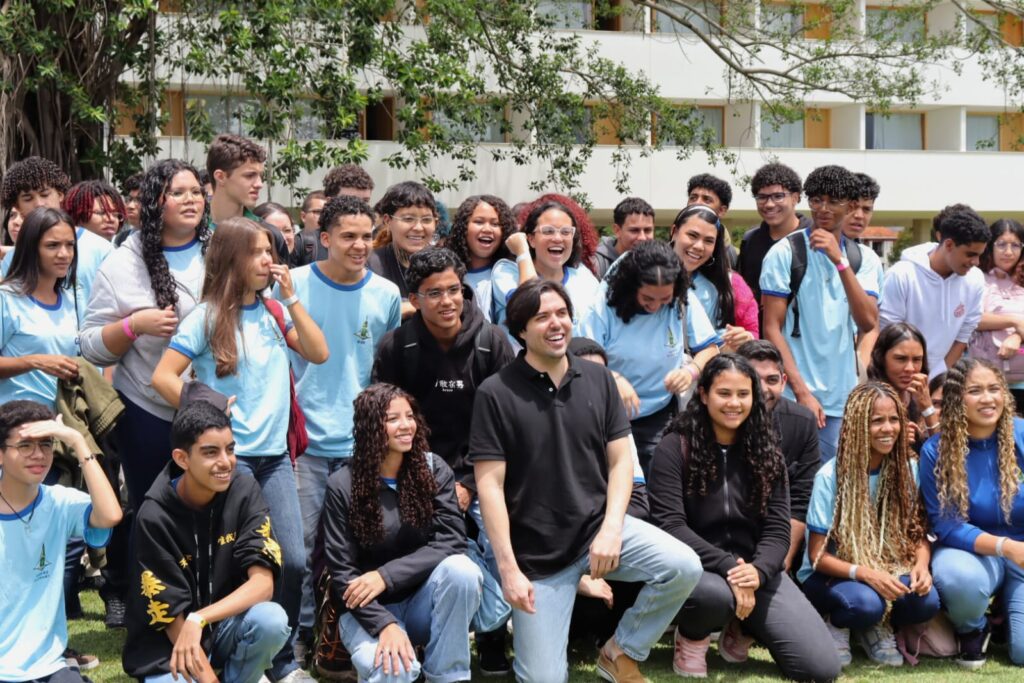 Evento em Ceilândia apresenta carreiras em energias renováveis a 200 jovens