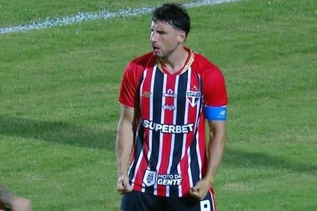 Print do jogo entre São Paulo e Ponte Preta - Metrópoles