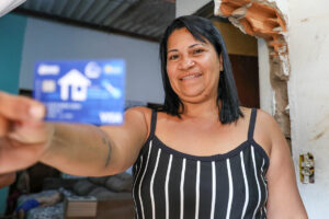 GDF entrega Cartão Material de Construção a 249 famílias em Estrutural