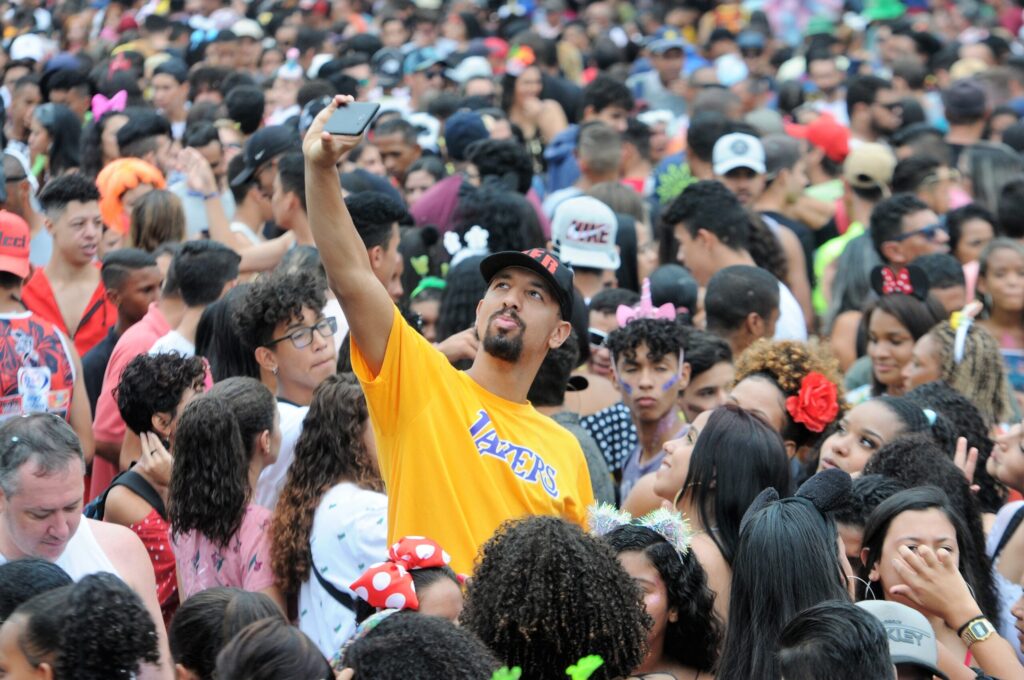 Carnaval no DF exige atenção redobrada com furtos e saúde durante os blocos