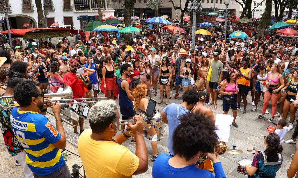 TJDFT realiza nova edição do Café com Aposentados em tema de Carnaval