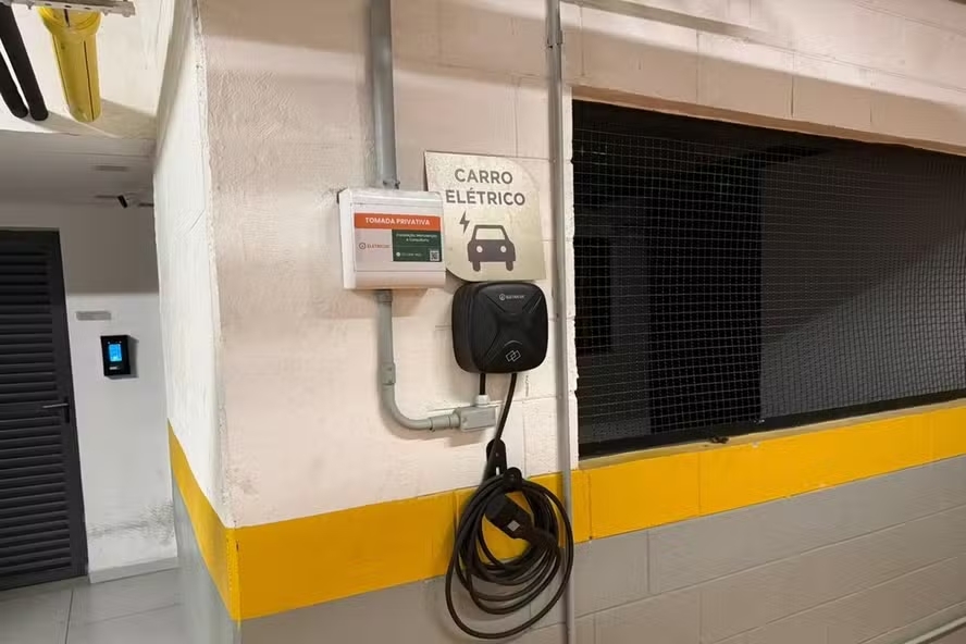 Nova lei em SP garante a morador direito de instalar carregador de veículo em prédio