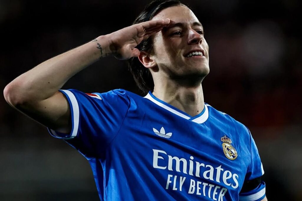 Foto colorida de Álvaro Carreras, lateral do Real Madrid - Metrópoles