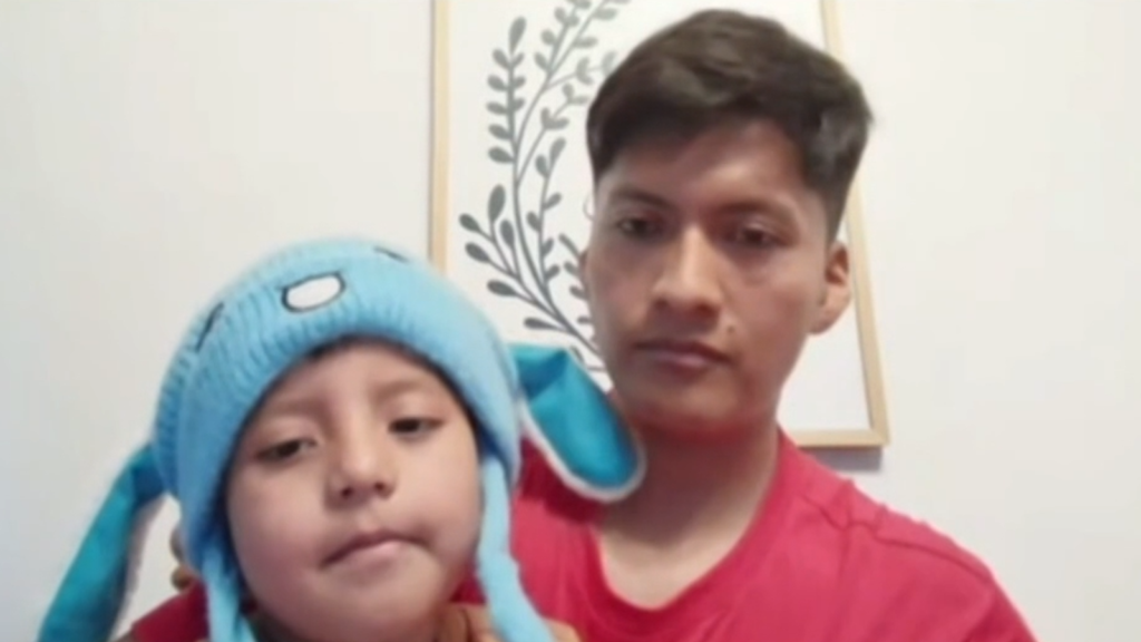 Pai diz que filho de 5 anos preso pelo ICE tem pesadelos e acorda chorando
