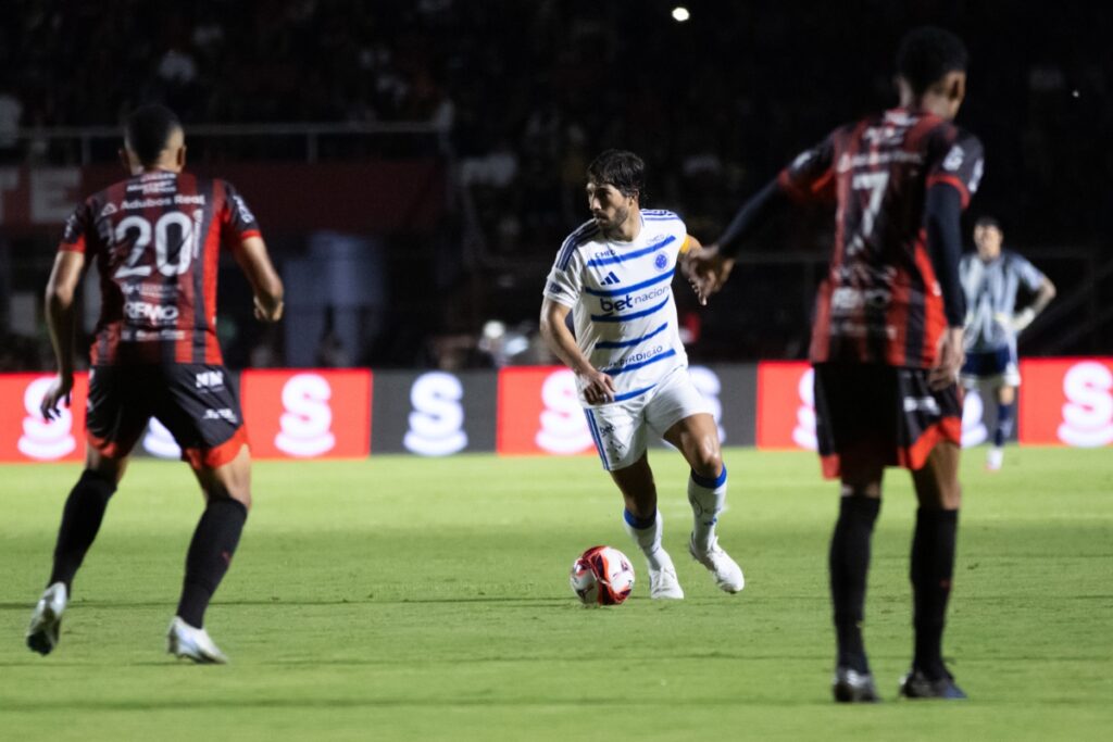 Com vantagem no confronto, Cruzeiro briga por vaga na final do Mineiro - destaque galeria
