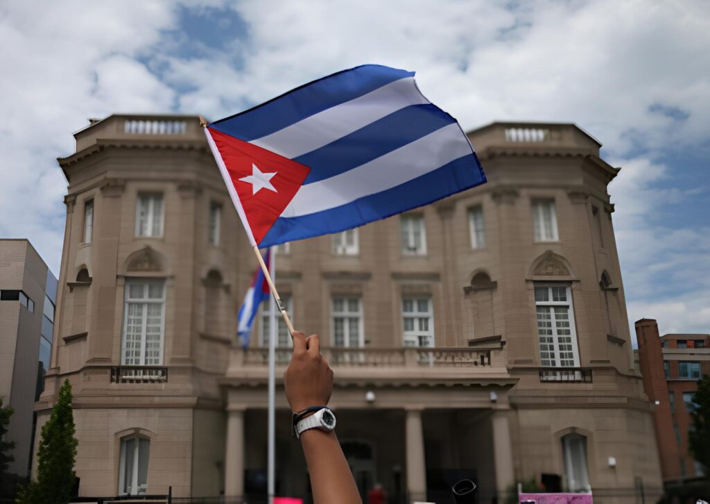 Coiotes se tornam principal forma de entrada de cubanos no Brasil