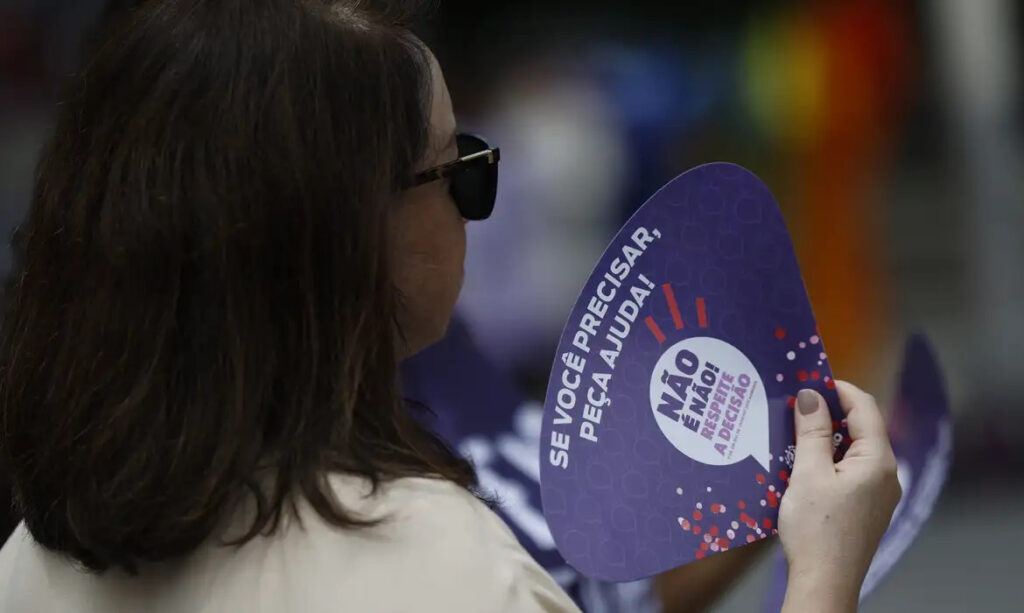 Pesquisa mostra que 47% das mulheres sofreram assédio no Carnaval