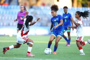 Brasil goleia Peru e vai decidir liderança do grupo contra a Argentina