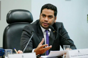 Ministro do TCU impõe sigilo e tira acesso do BC a relatório da inspeção sobre caso Master