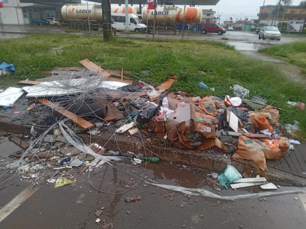 Descarte irregular de lixo causa alagamentos em Ceilândia