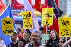 Fim da escala 6×1 deveria ser gradual e começar por setores menos impactados, diz CLP