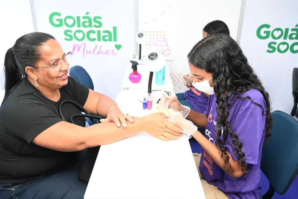 Feirão oferece mais de mil vagas no setor da beleza em Goiânia com entrevistas na hora