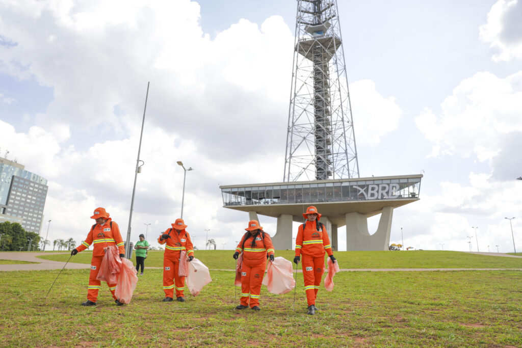 Projeto de lei garante banheiros para garis e limpadores urbanos