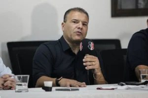 Relembre como foram as passagens de Harlei Menezes na diretoria do Goiás