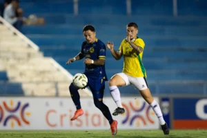 Aparecidense goleia Centro-Oeste e se livra do rebaixamento no Goianão