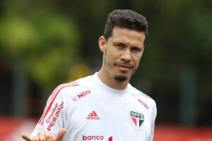 Hernanes, ídolo do São Paulo
