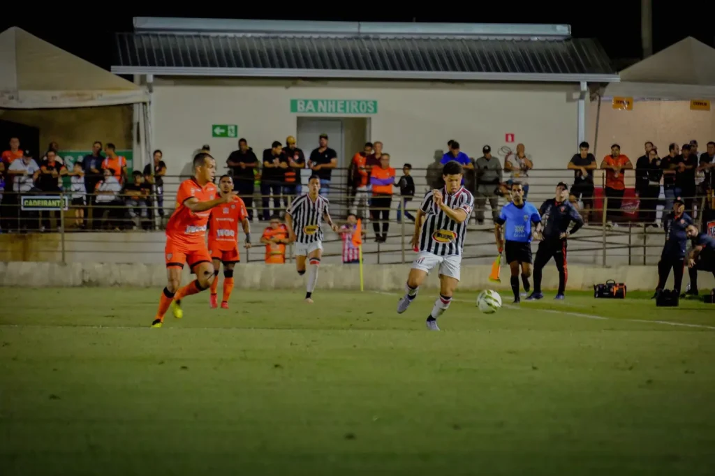 Abecat abre 2x0 mas Anápolis arranca empate em Ouvidor