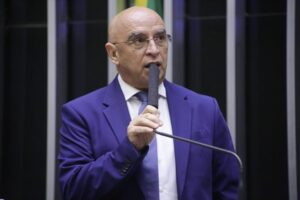Câmara deve votar urgência para o Redata na terça-feira, afirma líder do PDT