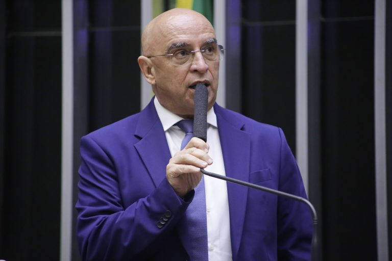 Câmara deve votar urgência para o Redata na terça-feira, afirma líder do PDT