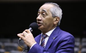 Deputado Raimundo Santos (PSD-PA) fala no Plenário da Câmara dos Deputados