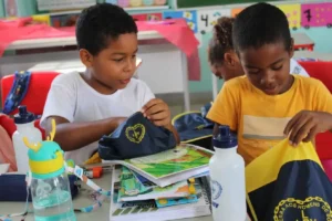 Campanha solidária prevê distribuição de kits escolares a 350 crianças em Goiás