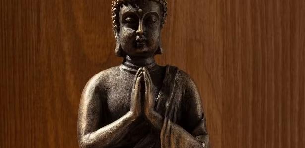 Japão apresenta 'monge robô' que oferece conselhos espirituais com IA