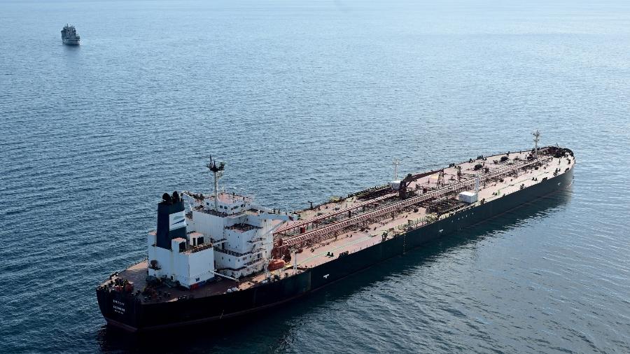 França libera petroleiro suspeito de integrar ‘frota fantasma’ russa