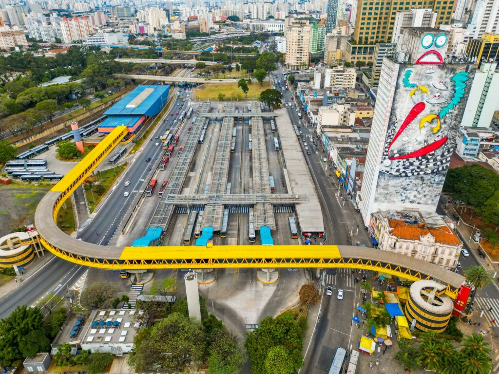 Líder de manifestação que atacou ônibus no centro de SP é preso em flagrante