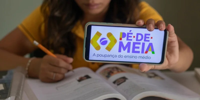 Projeto estende incentivos do Pé de Meia a cursos técnicos