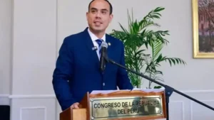 Congresso do Peru derruba presidente e declara cargo vago às vésperas das eleições