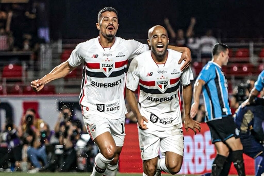São Paulo vence Grêmio e assume liderança do Campeonato Brasileiro - destaque galeria