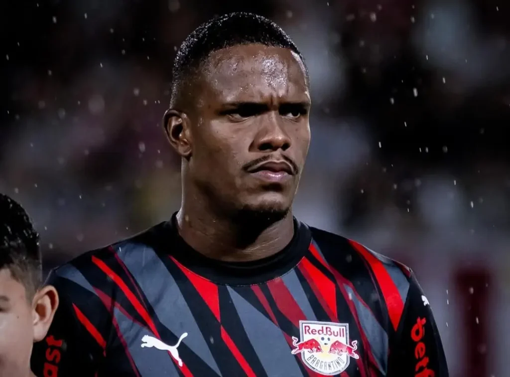 Bragantino pune jogador com multa de 50% do salário por falas machistas