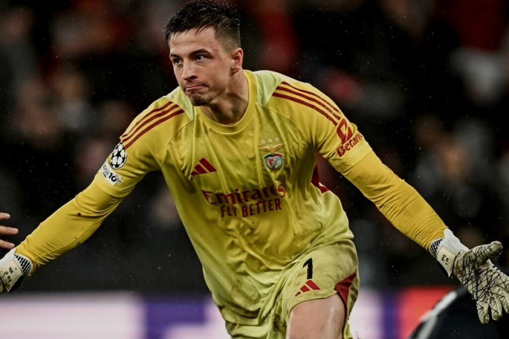 Foto colorida do goleiro Trubin, do Benfica - Metrópoles