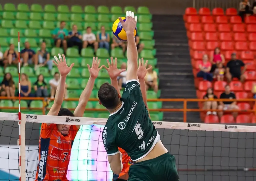 Saneago Goiás perde em casa e pode deixar o G-4 da Superliga