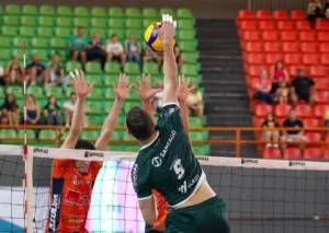 Saneago Goiás perde em casa e pode deixar o G-4 da Superliga