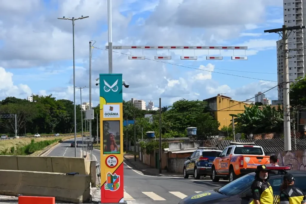 Totens de monitoramento começam a operar na Jamel Cecílio