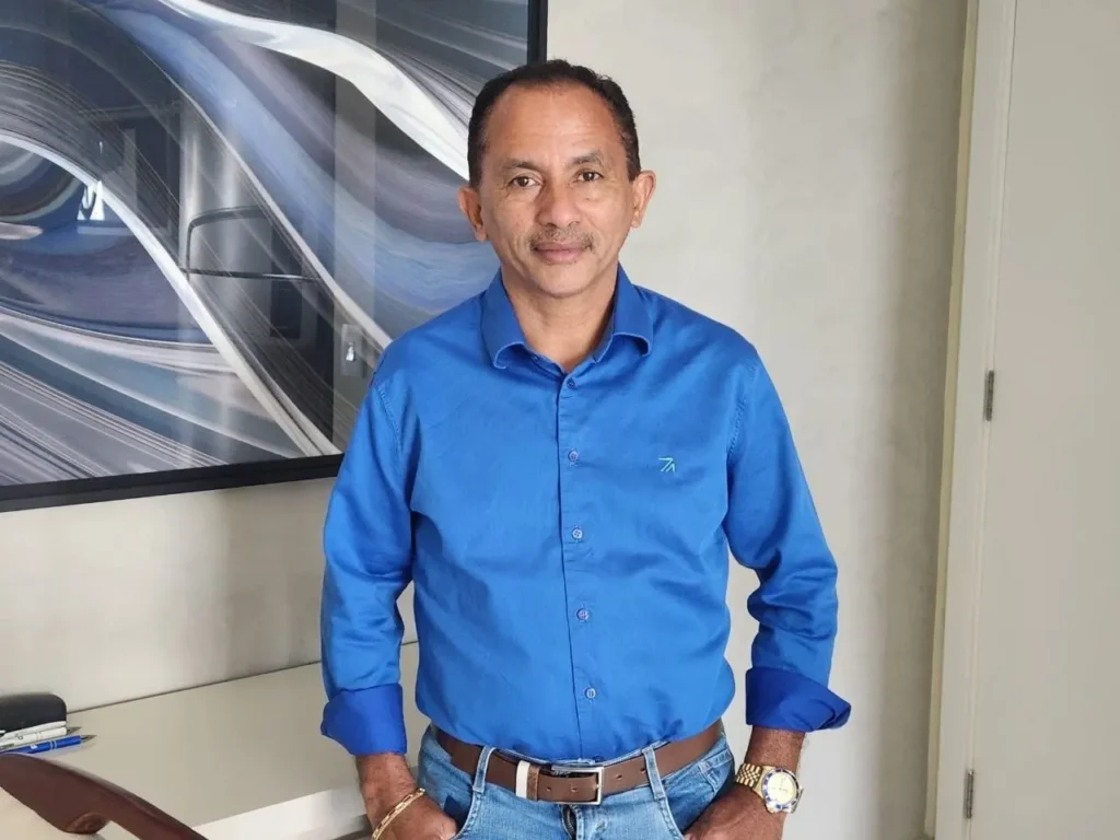 Manoel Gomes morando de favor após prejuízo de R$ 7 milhões