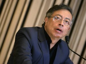 Presidente da Colômbia garante ter escapado de tentativa de assassinato