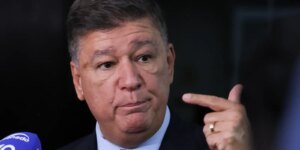 Carlos Viana, presidente da CPMI do INSS, terá que explicar emendas