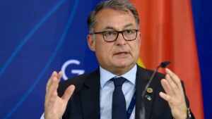 Mais empregos foram criados do que perdidos com tecnologias como a IA, diz membro do BCE