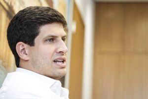 CPI para investigar João Campos por fraude em concurso é protocolada na Câmara do Recife