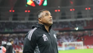 São Paulo se aproxima de acerto com Roger Machado e aguarda o treinador nesta terça-feira no CT