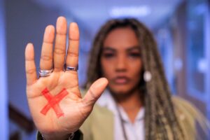 Senado aprova mudança na Lei Maria da Penha para retratações voluntárias