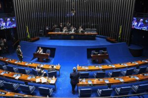 Senado debate aplicação de exame obrigatório para novos médicos