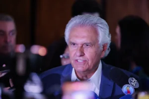 Caiado afirma sair “pela porta da frente” ao entregar governo a Daniel Vilela