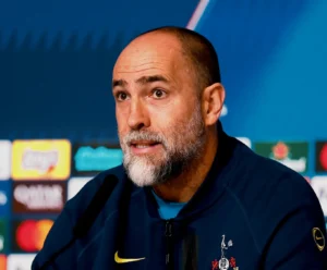 Técnico do Tottenham é avisado da morte de seu pai logo após derrota na Premier League